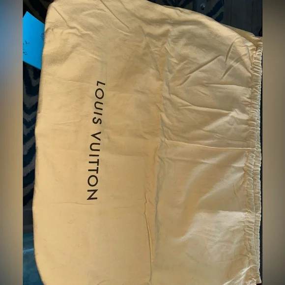 LV Dust cover with drawstring - Picture 2 of 3